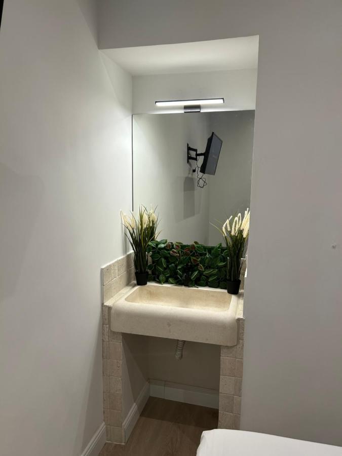 Raffaello'S Place Рим Екстериор снимка